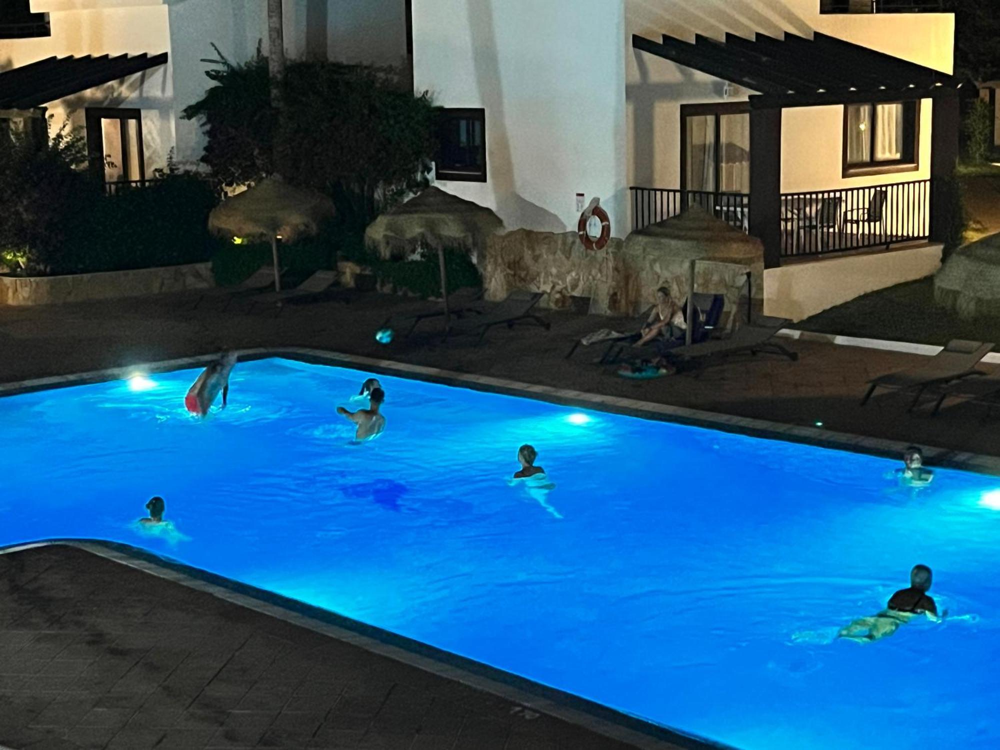Nuramar Aparthotel カラン・ボッシュ エクステリア 写真
