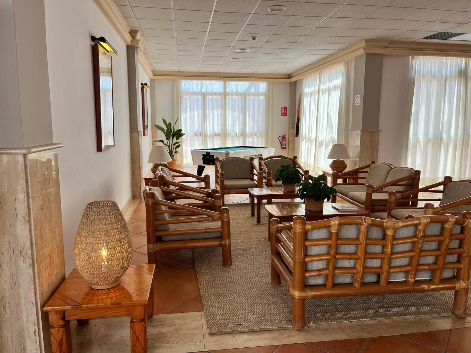 Nuramar Aparthotel カラン・ボッシュ エクステリア 写真