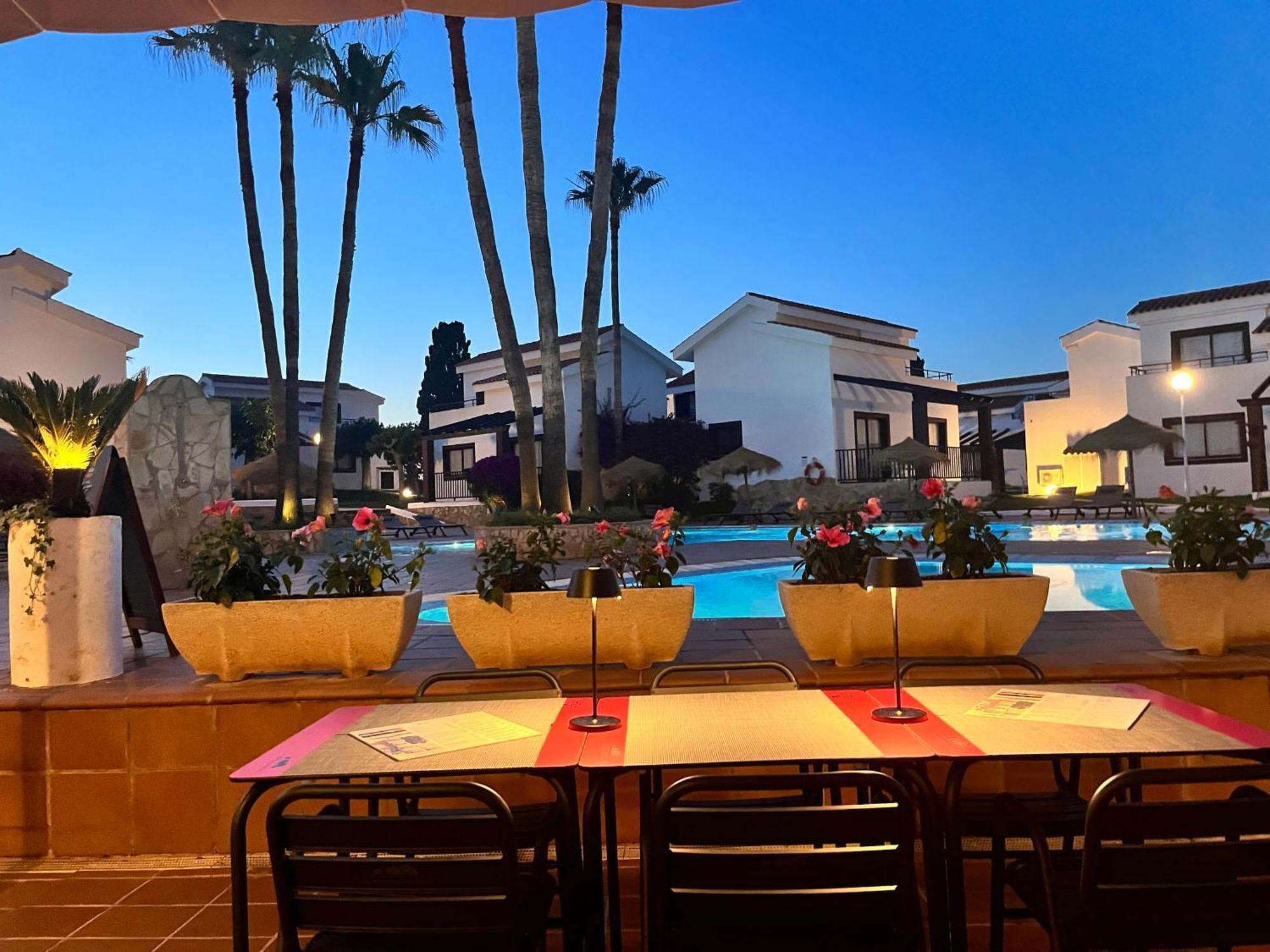 Nuramar Aparthotel カラン・ボッシュ エクステリア 写真