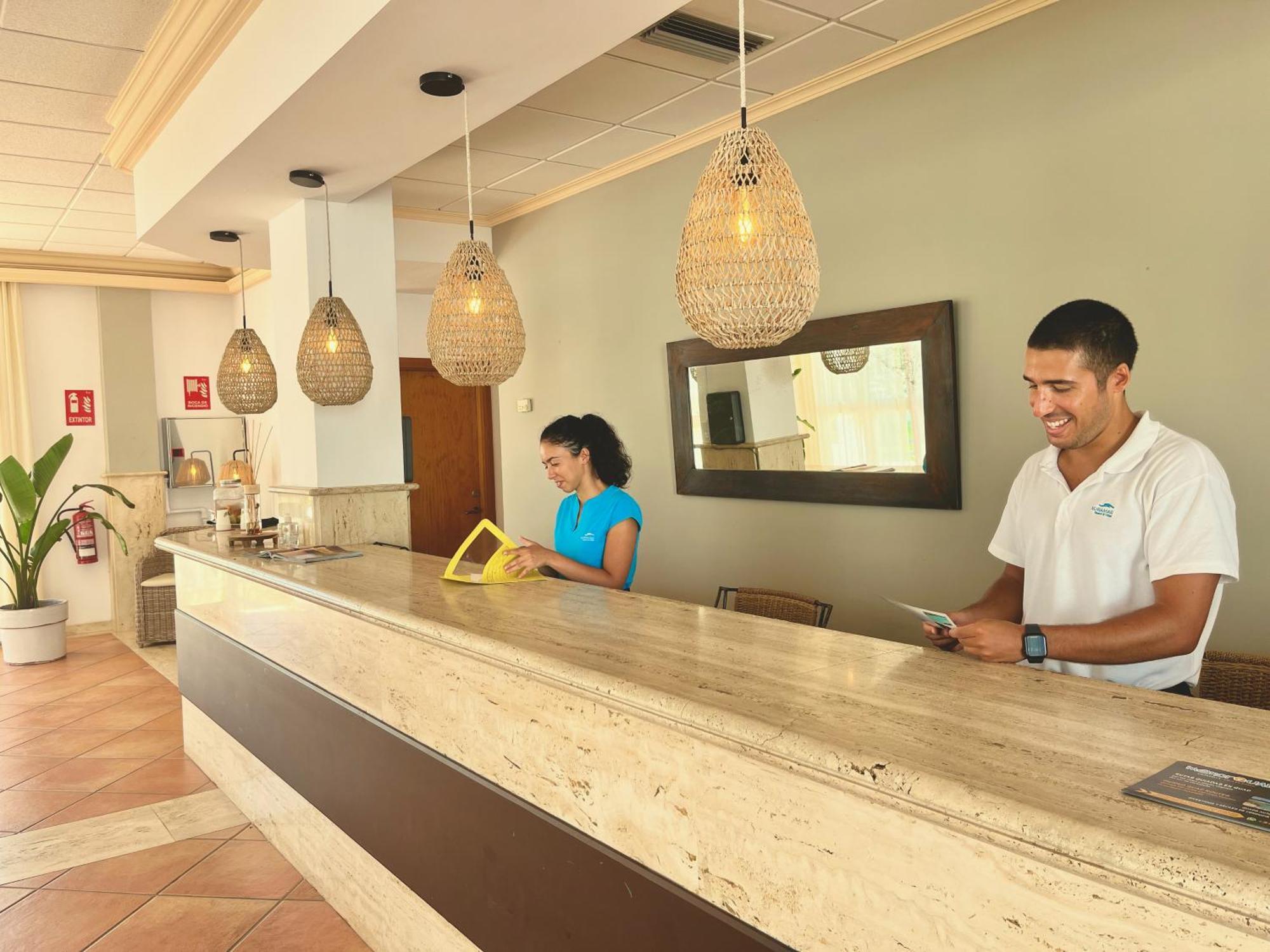 Nuramar Aparthotel カラン・ボッシュ エクステリア 写真